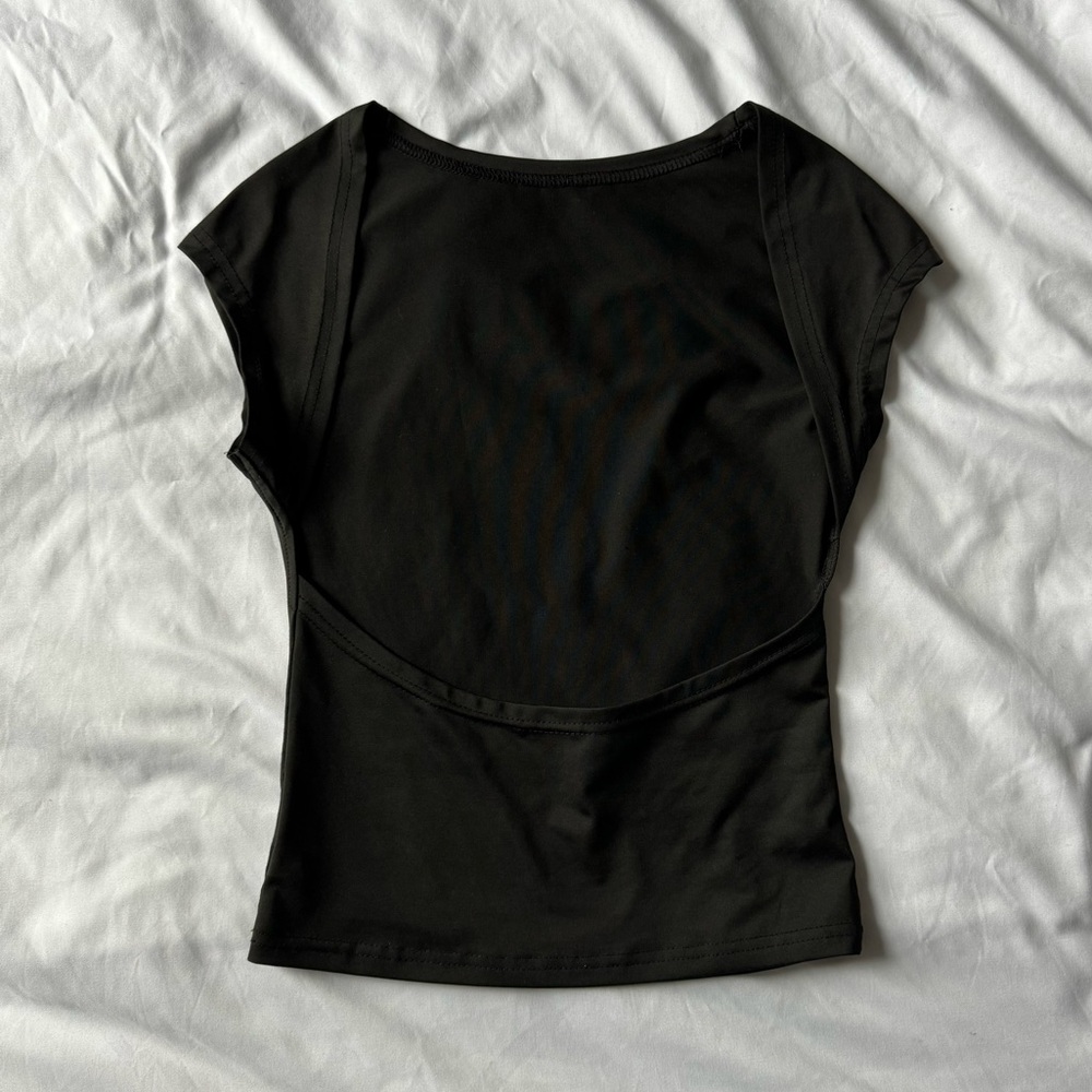 Black backless top